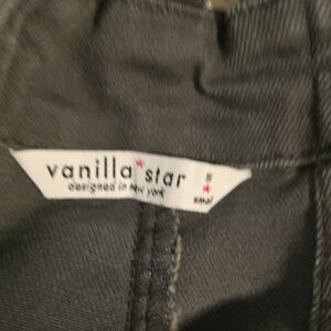 Vanilla Star Black Top with Star Accent